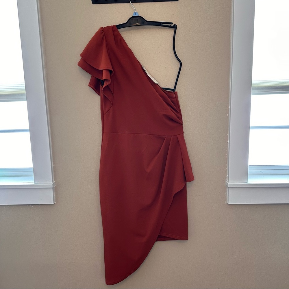 NWT BTFBM Chic One-Shoulder Dress in Warm Rust Size Large